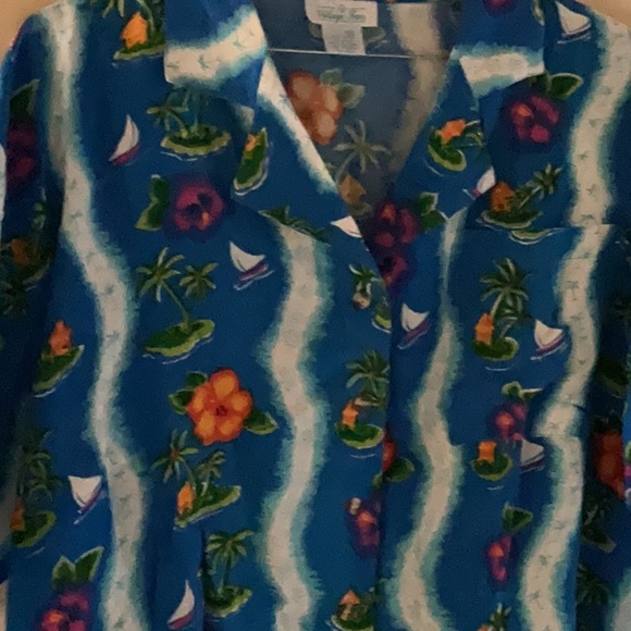 Hawaiian shirt - Picture 3 of 4
